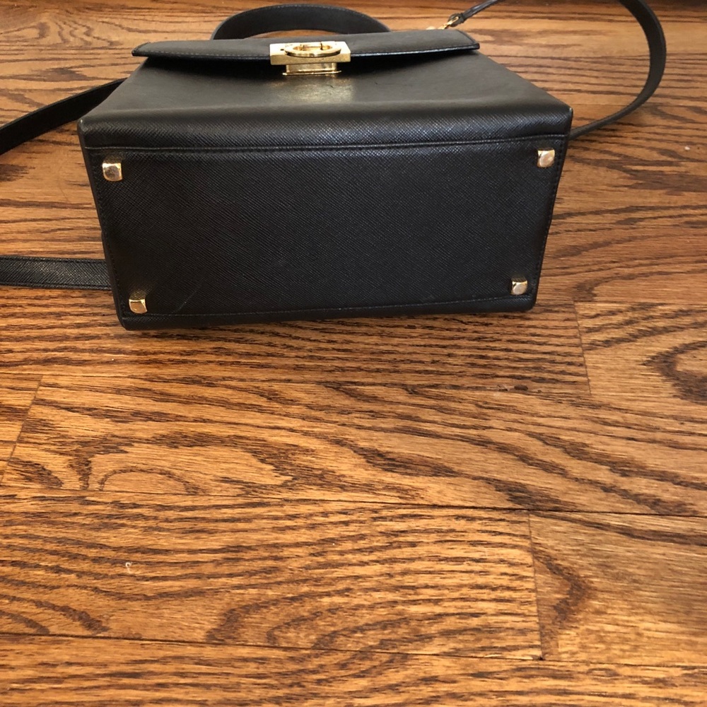 Authentic Salvatore Ferragamo shoulder handbag - Picture 3 of 7
